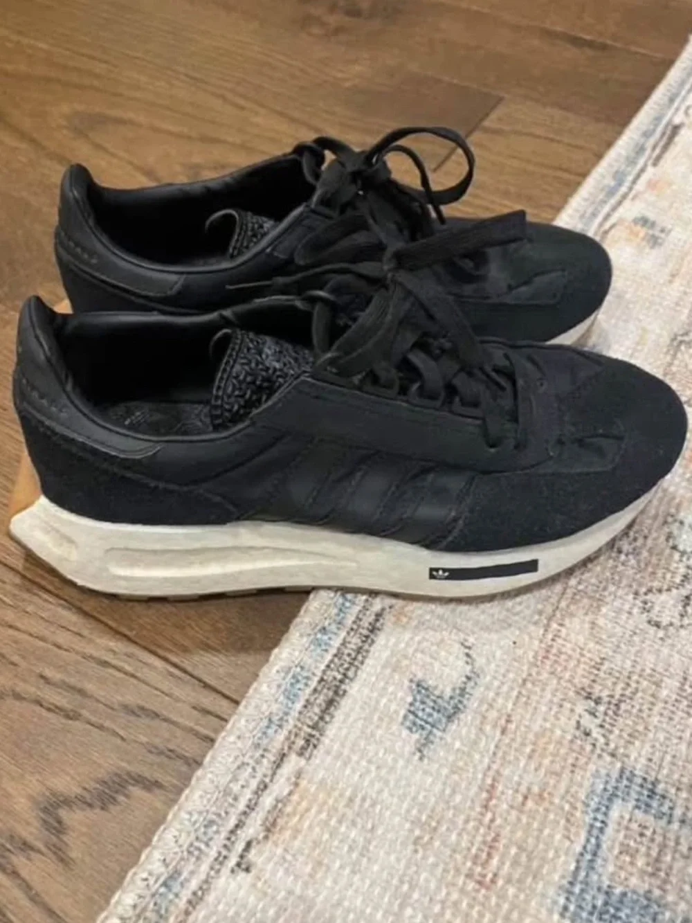 Adidas- retropy E5 Sneakers